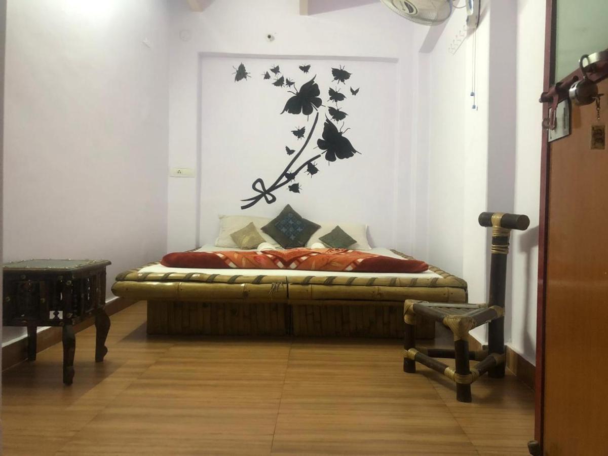 Shri Guest House Varanasi Esterno foto