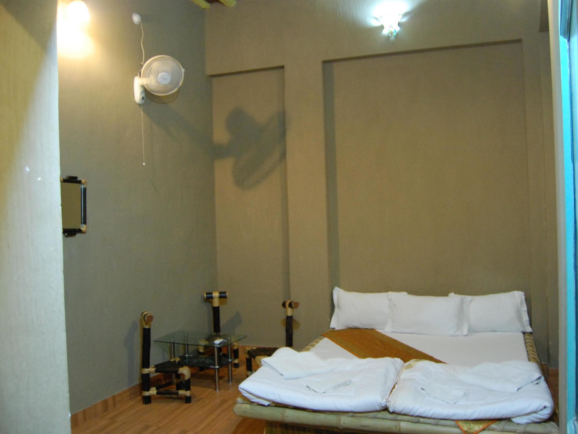 Shri Guest House Varanasi Esterno foto