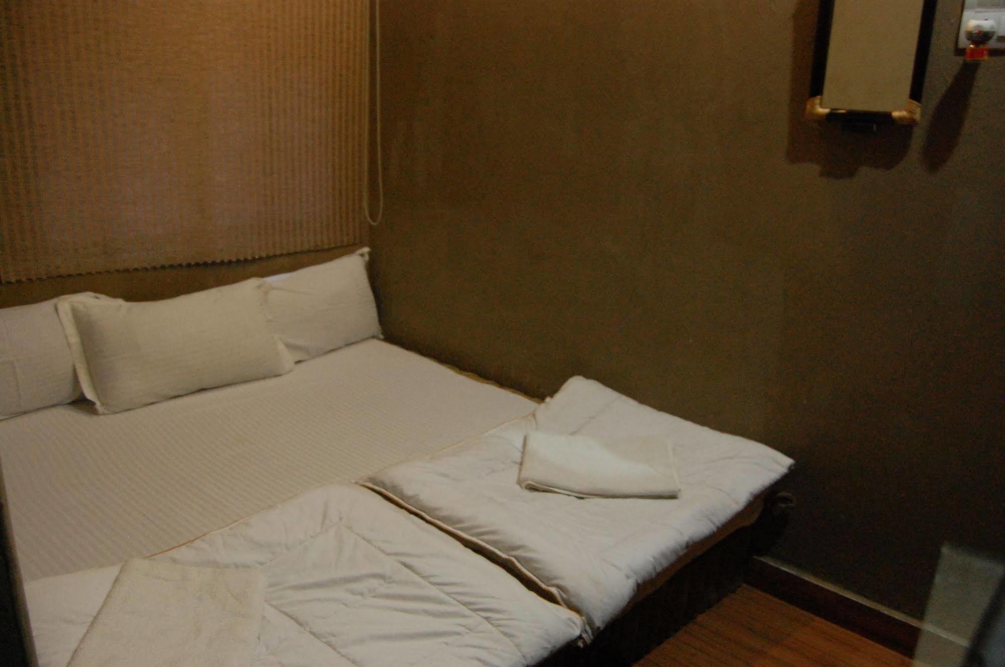 Shri Guest House Varanasi Esterno foto